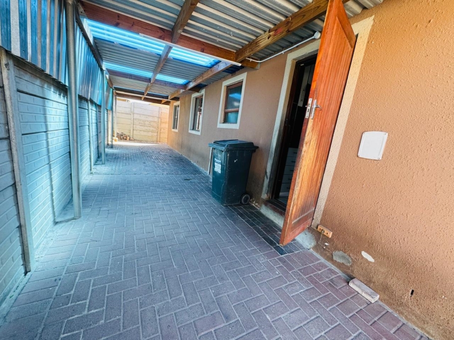 To Let 3 Bedroom Property for Rent in Highbury Western Cape